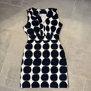 Banana Republic Size 6 Sheath Polka Dot Print V-Neck Sleeveless Sheath